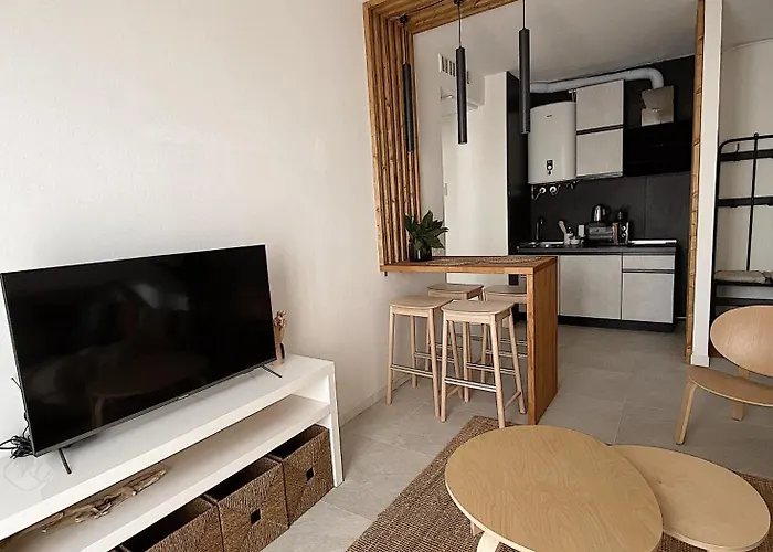 Moderno, Ristrutturato, 1 Km Dal Centro Storico! 아파트